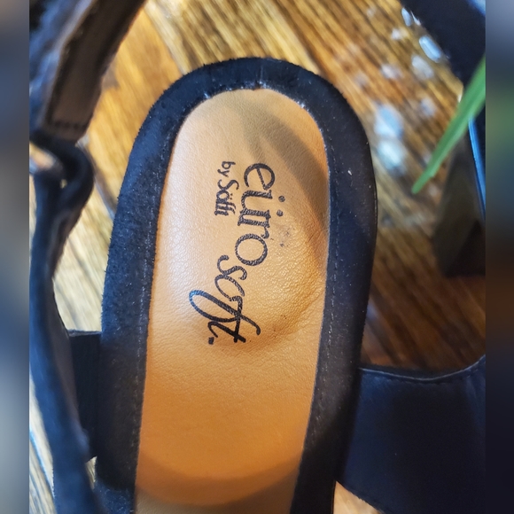 Eűro Soft by Sőft Suede Heel - Picture 6 of 7